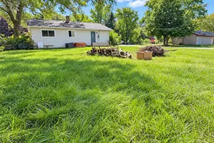 2260 Oak Park Dr, Muskegon, MI 49442 - Photo 2