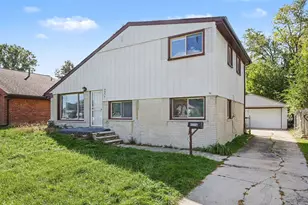 4556 Cleveland St, Wayne, MI 48184 - Photo 1