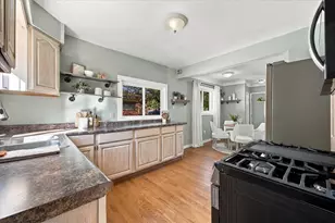 28787 Grandon Ave, Livonia, MI 48150 - Photo 6