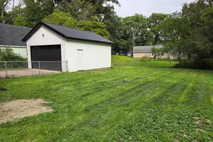 330 Robertson Ave, Battle Creek, MI 49015 - Photo 8