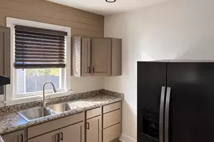 215 Brown St SE, Grand Rapids, MI 49507 - Photo 4