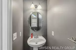 642 Clover Ridge Ave NW, Grand Rapids, MI 49504 - Photo 22