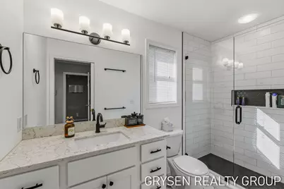 642 Clover Ridge Avenue NW, Grand Rapids, MI 49504 - Photo 20