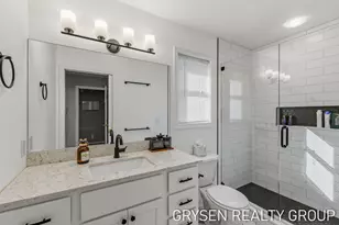642 Clover Ridge Ave NW, Grand Rapids, MI 49504 - Photo 20