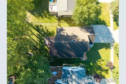 642 Clover Ridge Avenue NW, Grand Rapids, MI 49504 - Photo 40