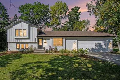 1931 Lonsdale Drive NE, Grand Rapids, MI 49503 - Photo 2