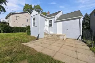 118 Dekalb St, Walled Lake, MI 48390 - Photo 14