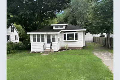 309 W Riverside Drive, Ionia, MI 48846 - Photo 2