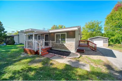 627 Vaughn Street, Eaton Rapids, MI 48827 - Photo 2