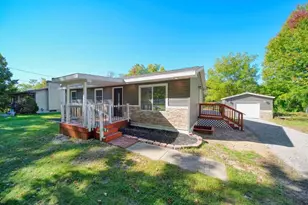 627 Vaughn St, Eaton Rapids, MI 48827 - Photo 2