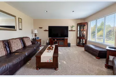 39244 Canterbury Drive, Harrison Township, MI 48045 - Photo 14