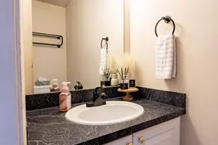 39244 Canterbury Dr, Harrison Township, MI 48045 - Photo 36