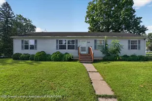707 Sawyer Rd, Lansing, MI 48911 - Photo 1