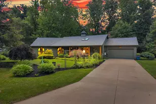 93 Lynwood Dr, Battle Creek, MI 49015 - Photo 2