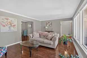 1325 Austscot Dr, Jackson, MI 49203 - Photo 8