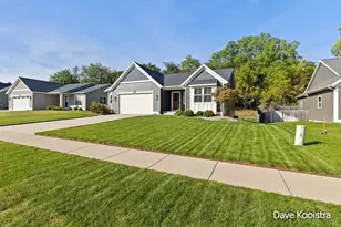 1657 Mulligan Dr SW, Wyoming, MI 49519 - Photo 2