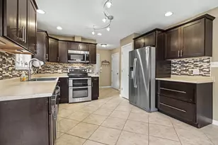 10300 Creekview Rd, Bridgman, MI 49106 - Photo 8