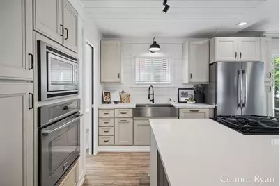 1362 Columbia Avenue NE, Grand Rapids, MI 49505 - Photo 16
