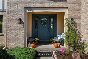 612 Burr Oak Dr, Ann Arbor, MI 48103 - Photo 2