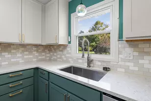 20398 Pine Lake Rd, Battle Creek, MI 49014 - Photo 12
