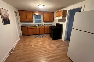 526 Davis St, Manistee, MI 49660 - Photo 12