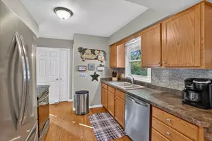 2009 Darby Dr, Lansing, MI 48906 - Photo 16