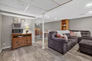 2009 Darby Dr, Lansing, MI 48906 - Photo 34