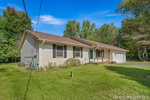 8283 Deer Valley Dr SE, Alto, MI 49302 - Photo 4