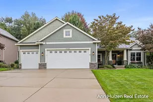 5330 Stevendale Dr, Hudsonville, MI 49426 - Photo 2