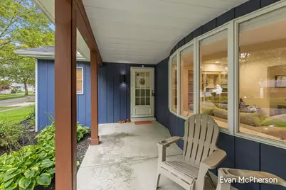 1805 Edgewood Avenue SE, Grand Rapids, MI 49506 - Photo 4