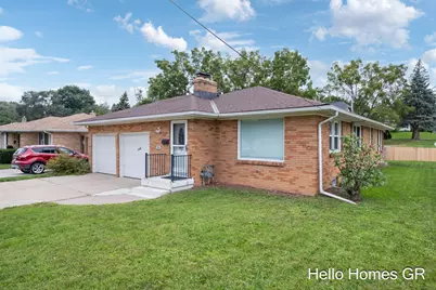 1135 Carrier Creek Boulevard NE, Grand Rapids, MI 49503 - Photo 2