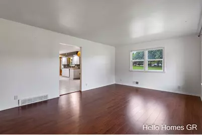 1135 Carrier Creek Boulevard NE, Grand Rapids, MI 49503 - Photo 8