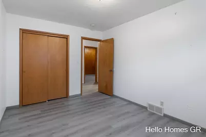 1135 Carrier Creek Boulevard NE, Grand Rapids, MI 49503 - Photo 20