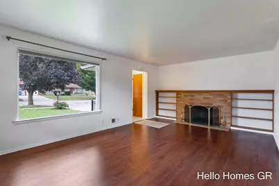 1135 Carrier Creek Boulevard NE, Grand Rapids, MI 49503 - Photo 6