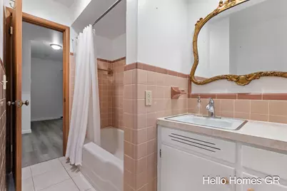 1135 Carrier Creek Boulevard NE, Grand Rapids, MI 49503 - Photo 24