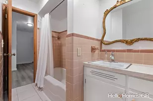 1135 Carrier Creek Blvd NE, Grand Rapids, MI 49503 - Photo 24