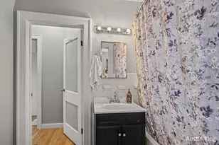 1026 Hollywood St NE, Grand Rapids, MI 49505 - Photo 12