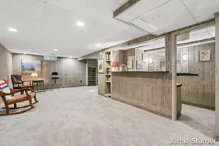 2110 Blueberry Dr NW, Grand Rapids, MI 49504 - Photo 32
