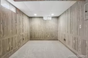 2110 Blueberry Dr NW, Grand Rapids, MI 49504 - Photo 36