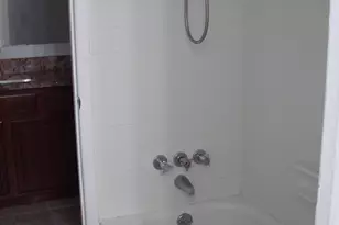 45250 Keding St, Utica, MI 48317 - Photo 16