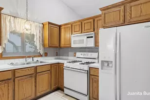 1082 Amberwood W Dr SW, Byron Center, MI 49315 - Photo 10