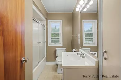 601 W 2nd Street, Ludington, MI 49431 - Photo 12