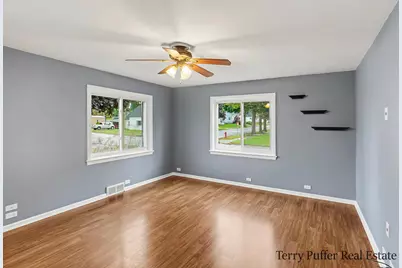 601 W 2nd Street, Ludington, MI 49431 - Photo 10