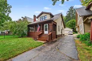 319 Glenhaven Ave NW, Grand Rapids, MI 49504 - Photo 2