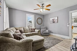 711 Maple St, Three Rivers, MI 49093 - Photo 6