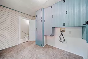 735 W High St, Jackson, MI 49203 - Photo 24