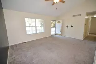 3015 Mandarin Grove Ln, Kalamazoo, MI 49004 - Photo 4