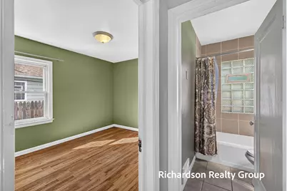 1055 NE Crescent Street NE, Grand Rapids, MI 49503 - Photo 12