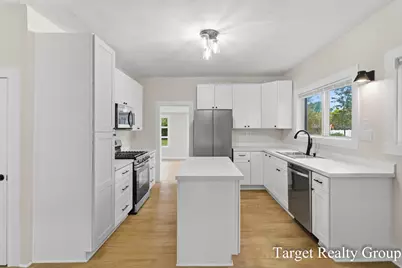 320 Pine Street, Howard City, MI 49329 - Photo 10