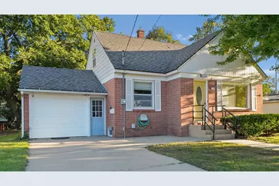 11 W McKinley Avenue, Zeeland, MI 49464 - Photo 2
